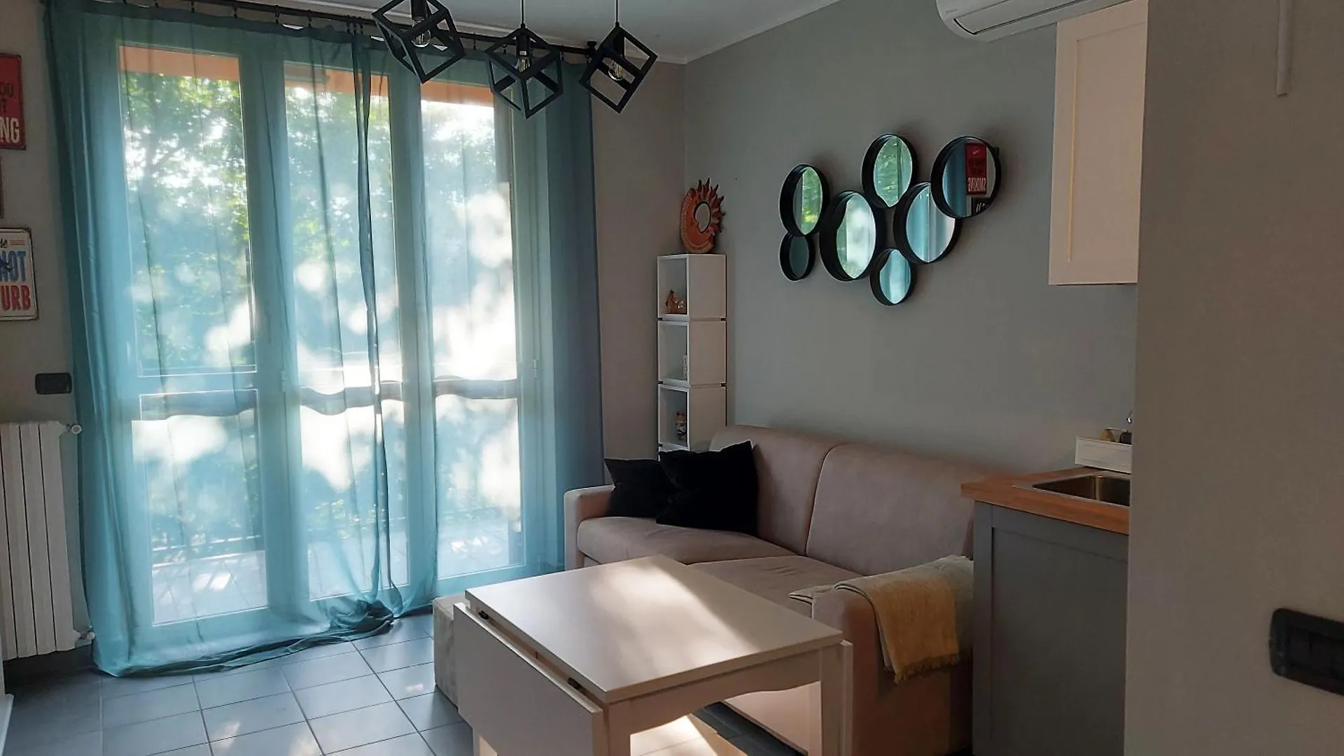 Ugolini Home Milán Itálie